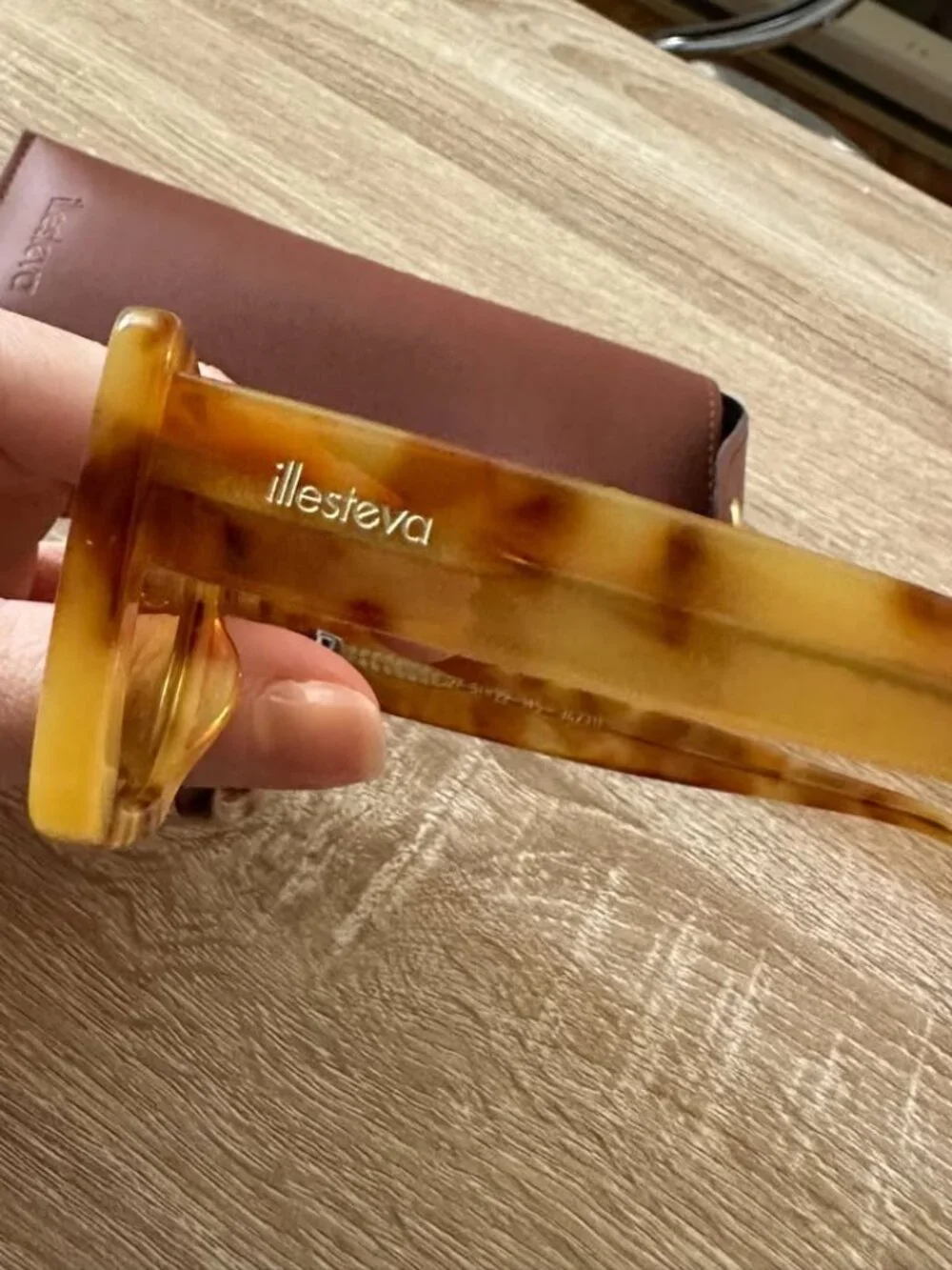 Illesteva Wilson Sunglasses – Amber/Brown Gradient